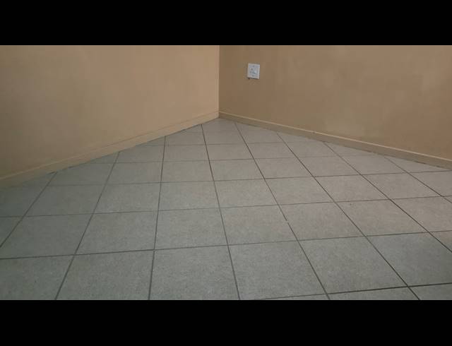 2 BEDROOM FLAT FOR SALE IN SILVERTON